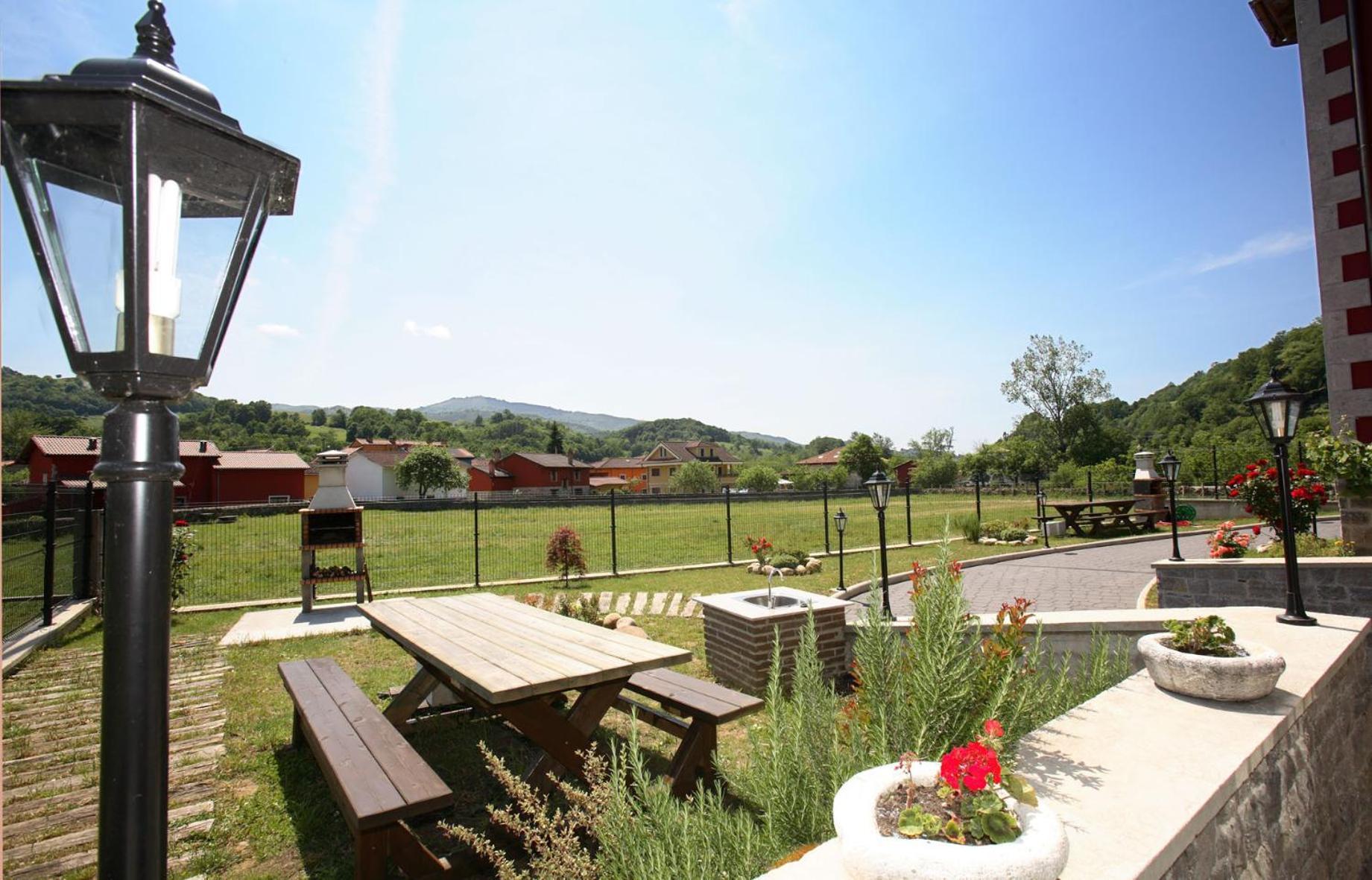 Apartamentos Rurales La Vina Onís Zewnętrze zdjęcie