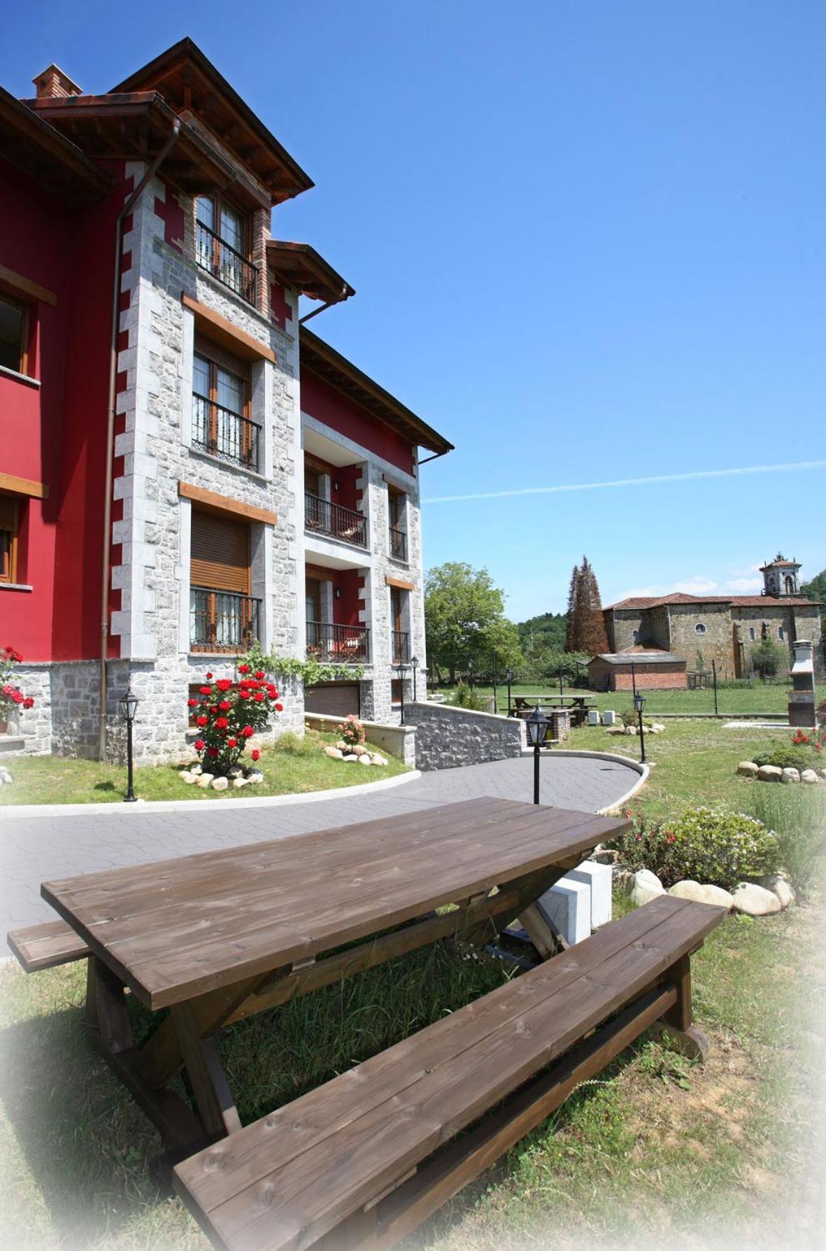 Apartamentos Rurales La Vina Onís Zewnętrze zdjęcie